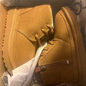 UGG Kids Neumel Boots (Toddler) Chestnut